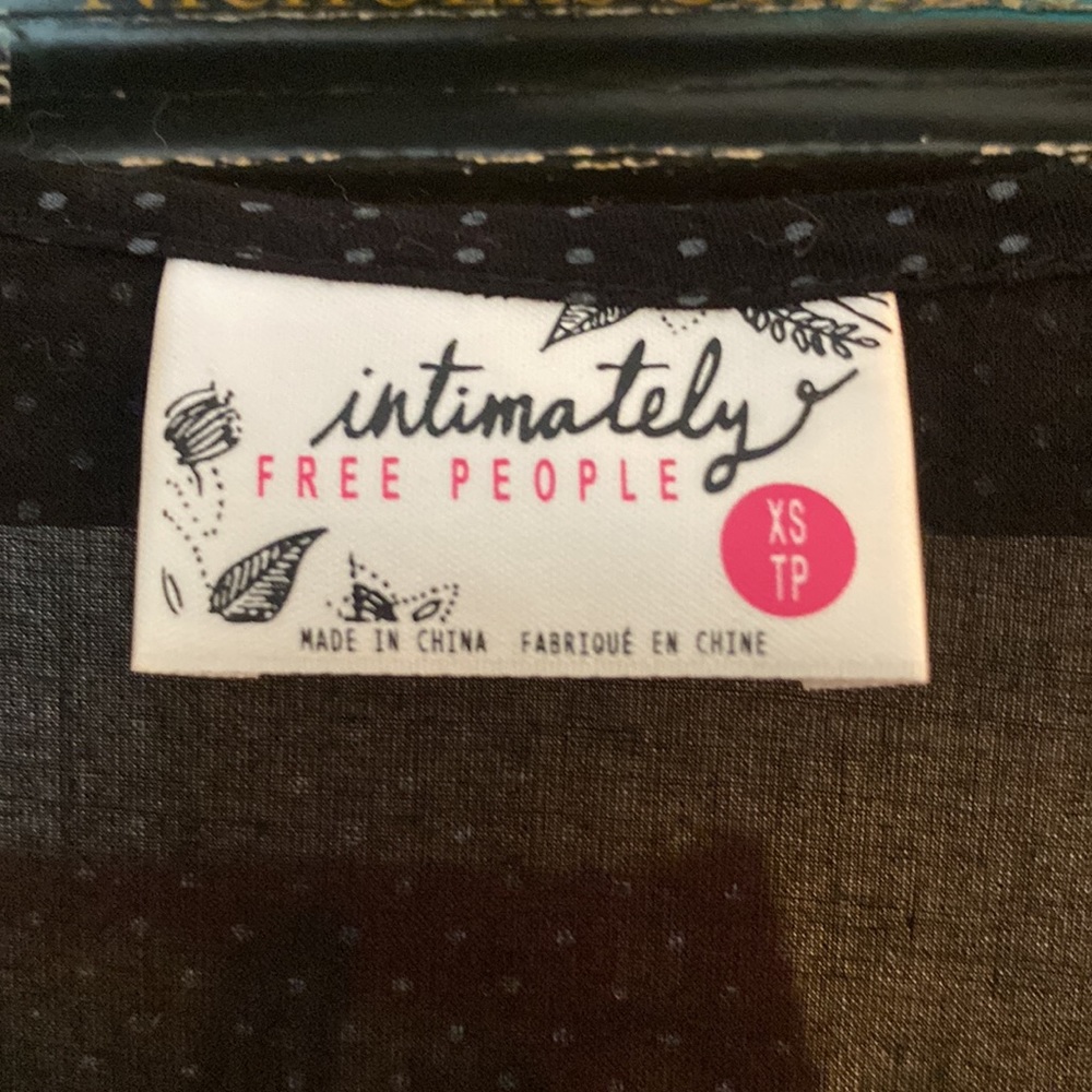 Intimately Free People XS - Picture 4 of 4